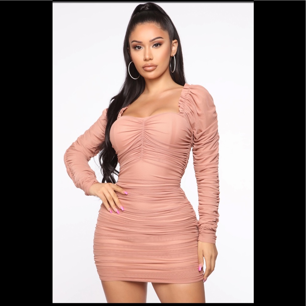 NWT FashionNova nude “Mariah” ruched mini long sleeve dress Size Small - Picture 1 of 11